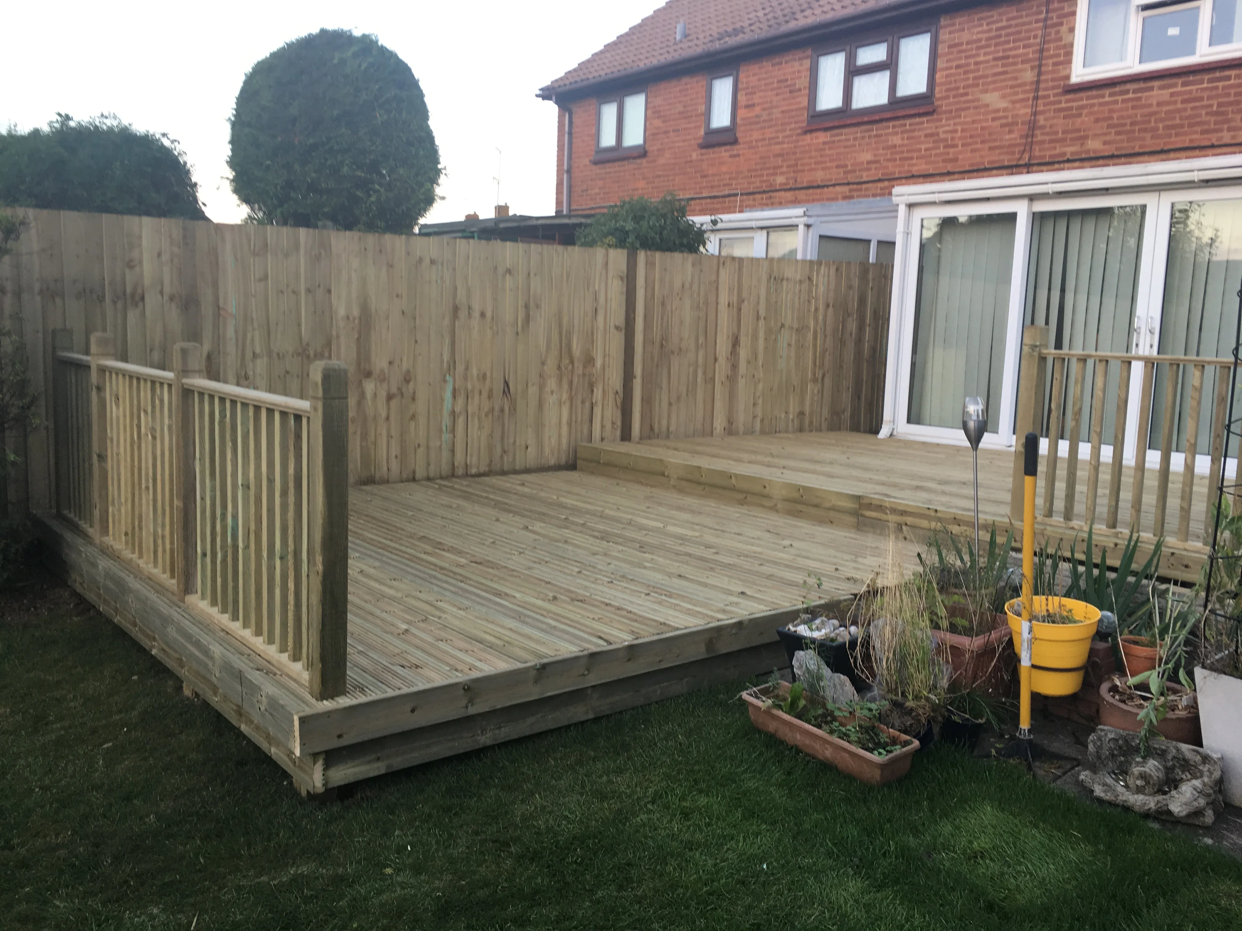 Decking with Balustrade – Stewkley
