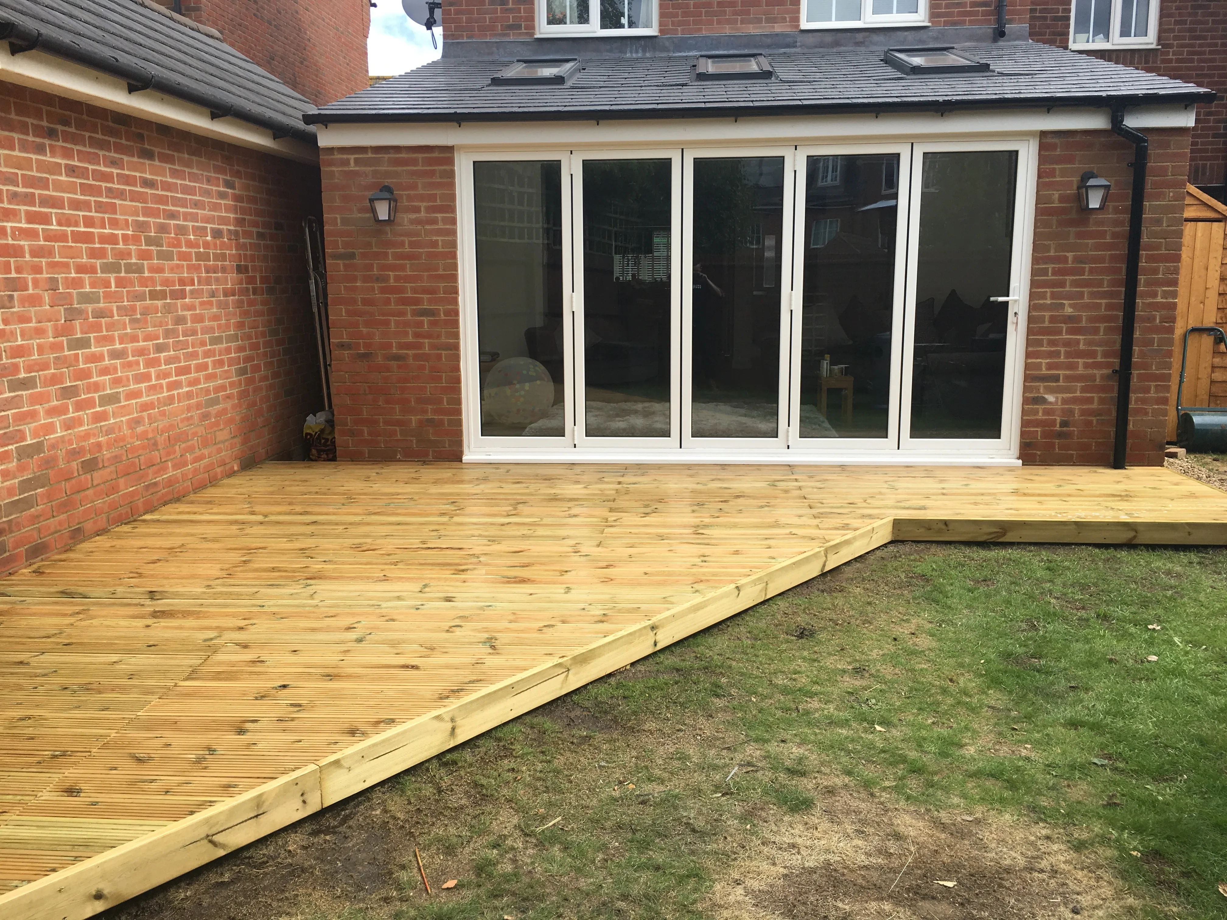 Timber Decking – Woburn Sands